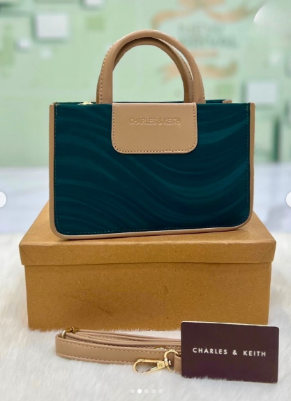 CHARLES & KEITH