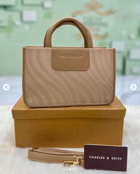 CHARLES & KEITH