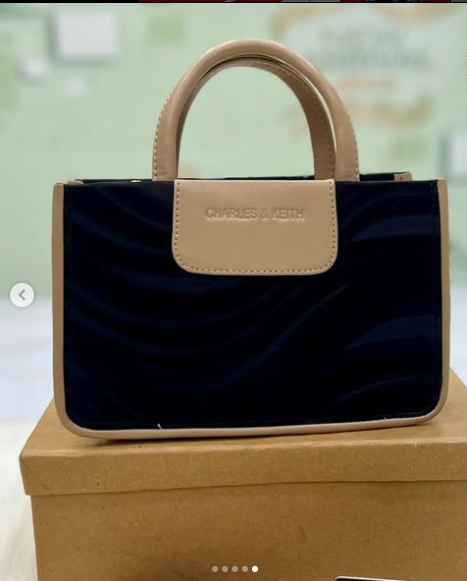 CHARLES & KEITH